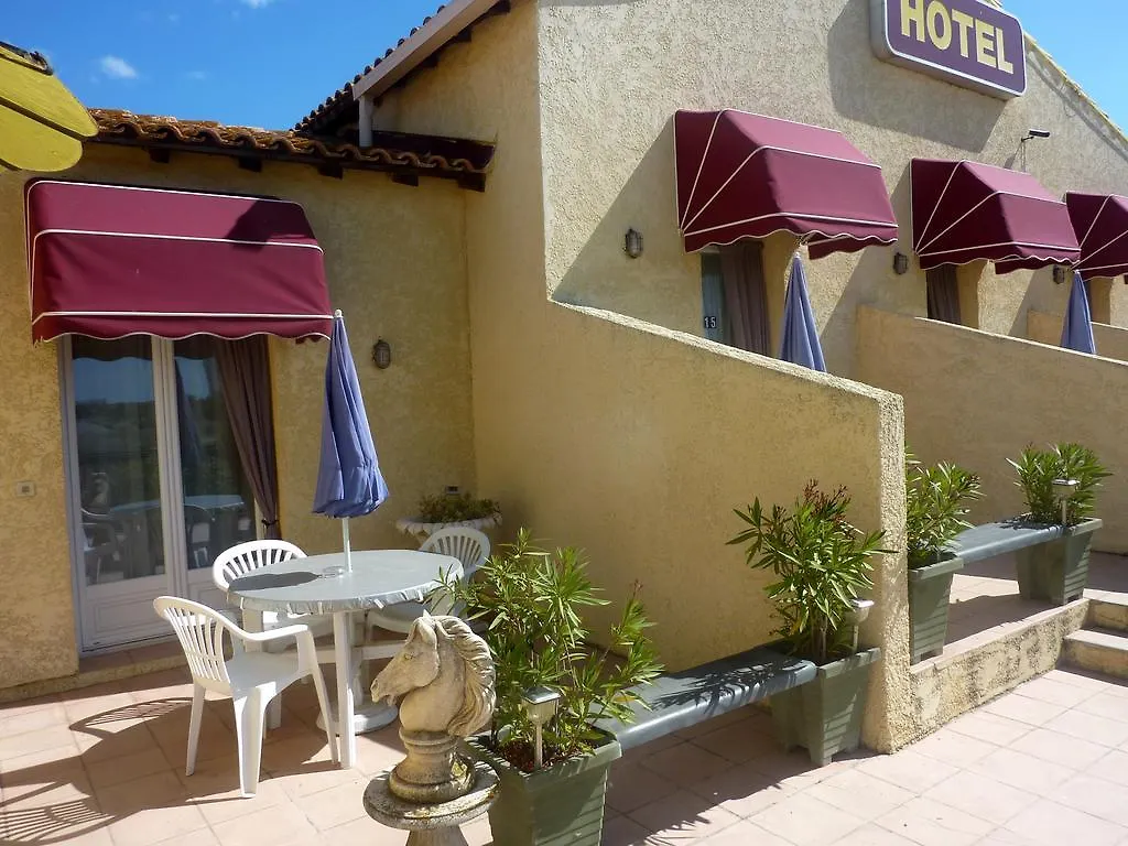 Longo Mai Hotel Le Sambuc 2*, Arles France