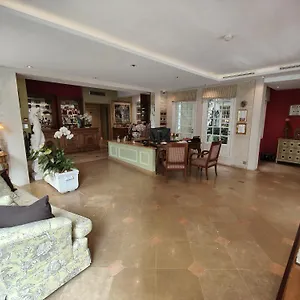 **** Hotel Le Relais Medicis Frankreich