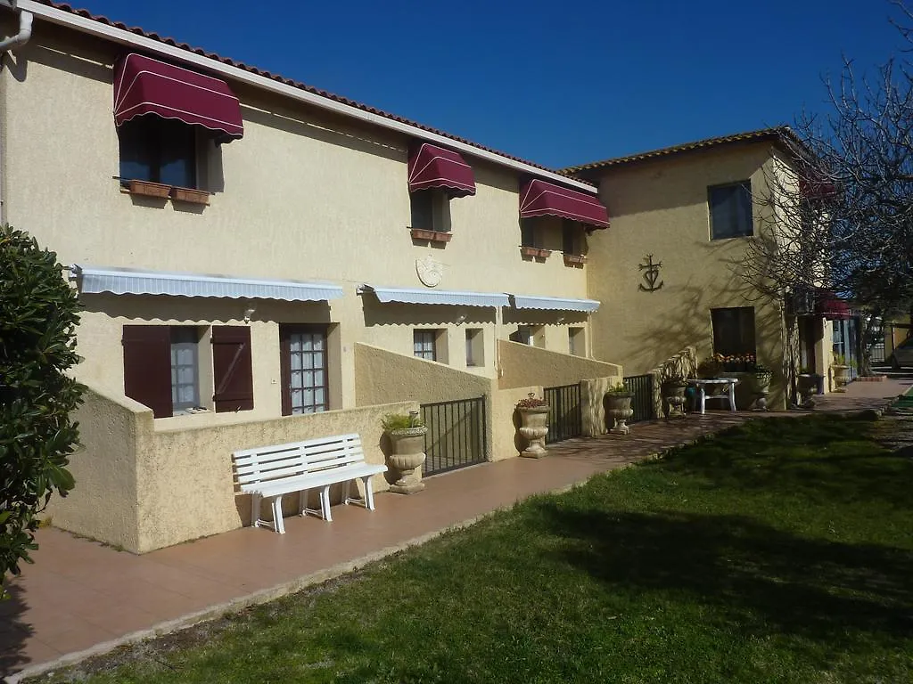 Hotel Longo Mai Arles