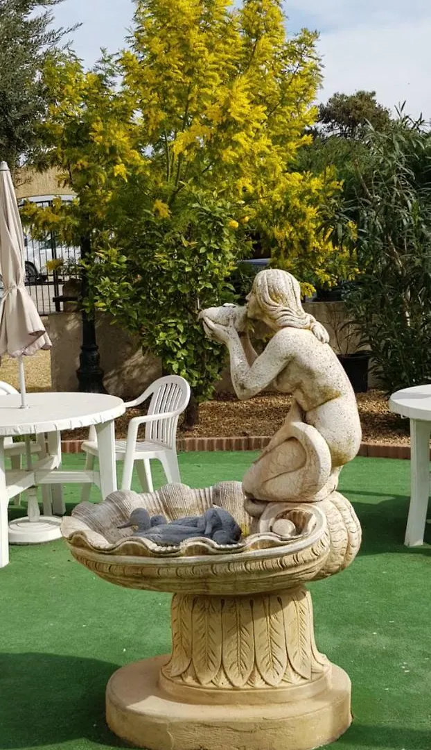 Hotel Longo Mai Arles