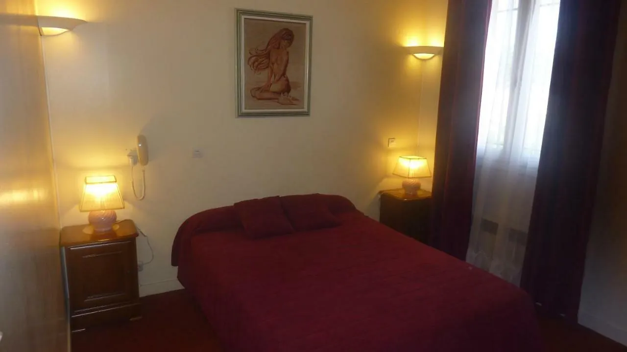 Hotel Longo Mai Arles 2*,